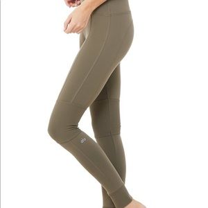Alo Yoga | High Waisted Avenue Legging